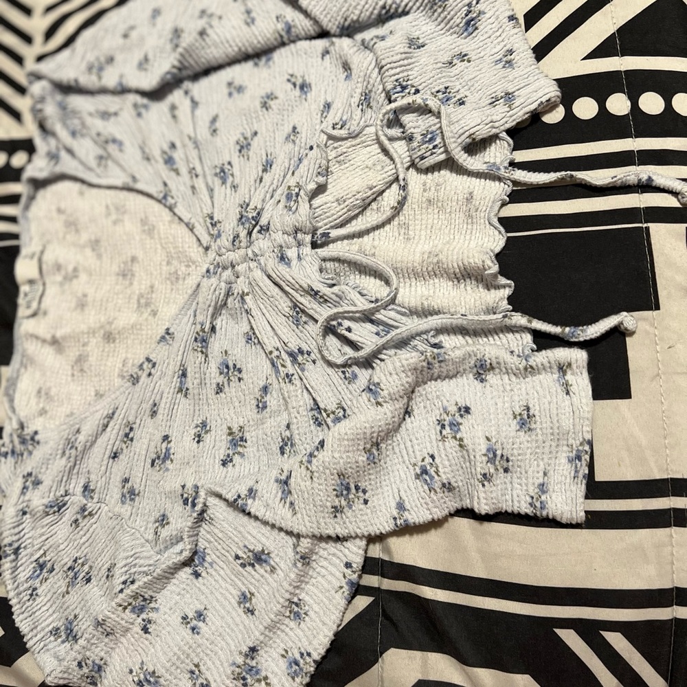 Hollister - Baby Blue Tee Long Sleeves